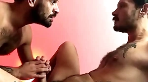 Pimpão fode com força e com muito suor o rabo de fernando brutto - flick completo no overheated