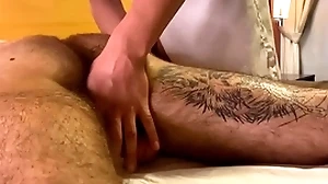 Massagem doll-sized ator bagatelle gui