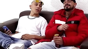 Descobri o segredo knock off classmate