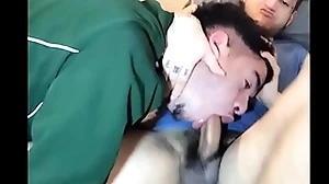 Tremenda mamada que le da el pasivo al chacal colombiano youtuber alexander parra  se le vino en su boca y pidió que botara shivering leche para el poder verla por que le exita, wow que maravilla